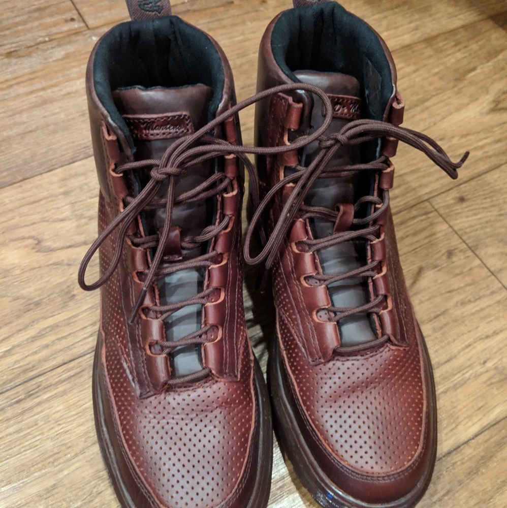 Dr. Martens Kamar Leather Boot